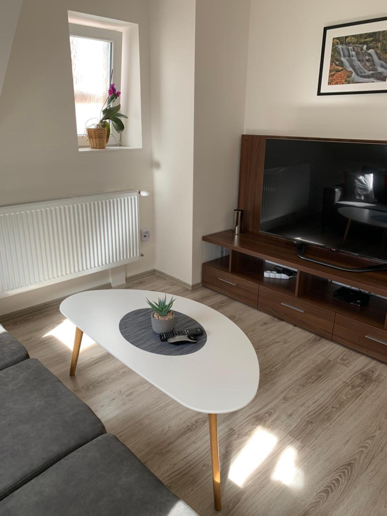 Apartmanovy Byt 2 Tremosna Esterno foto