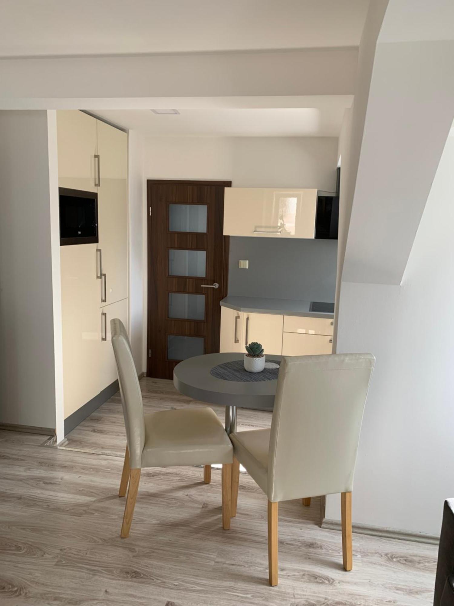 Apartmanovy Byt 2 Tremosna Esterno foto
