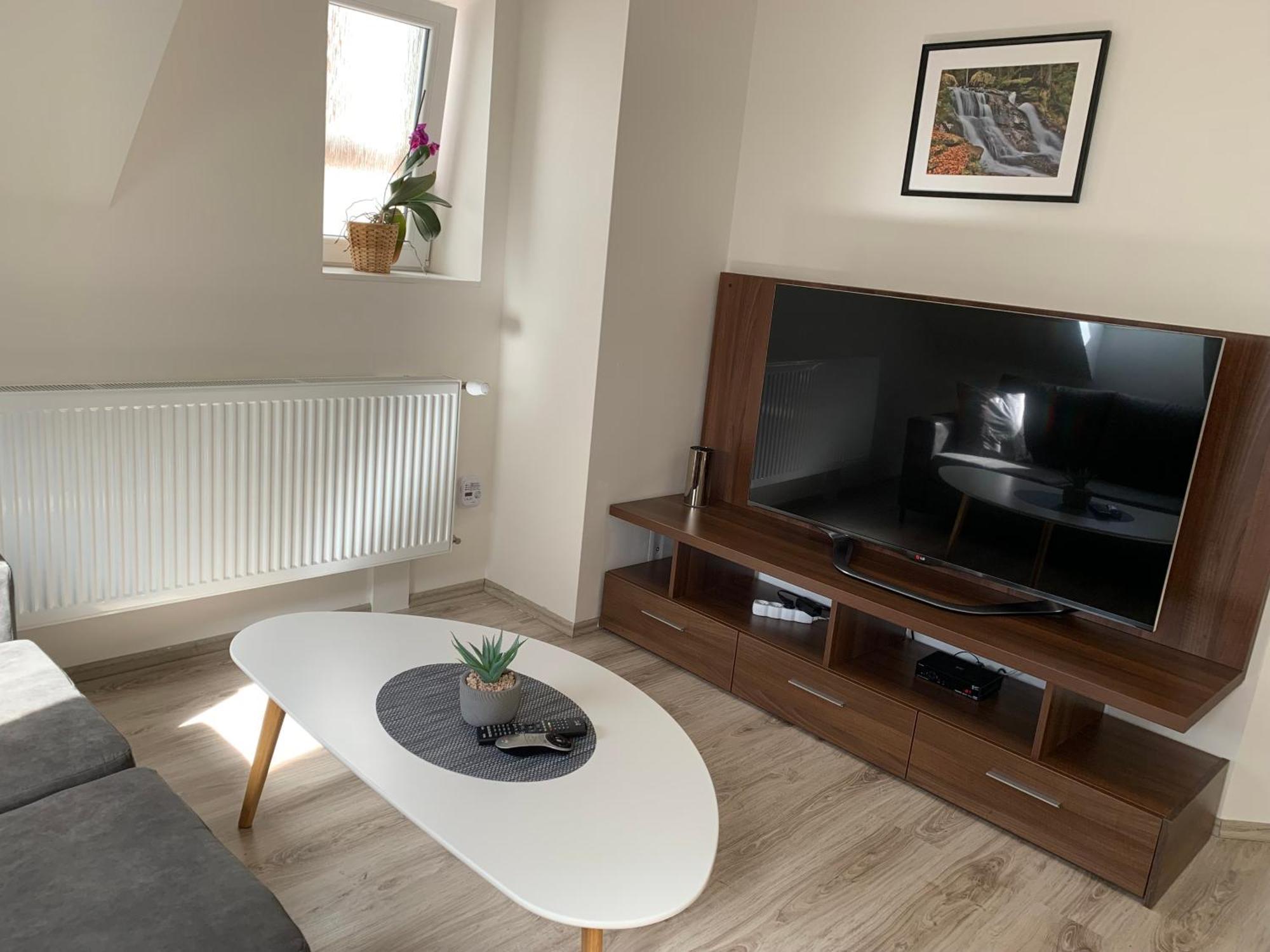 Apartmanovy Byt 2 Tremosna Esterno foto