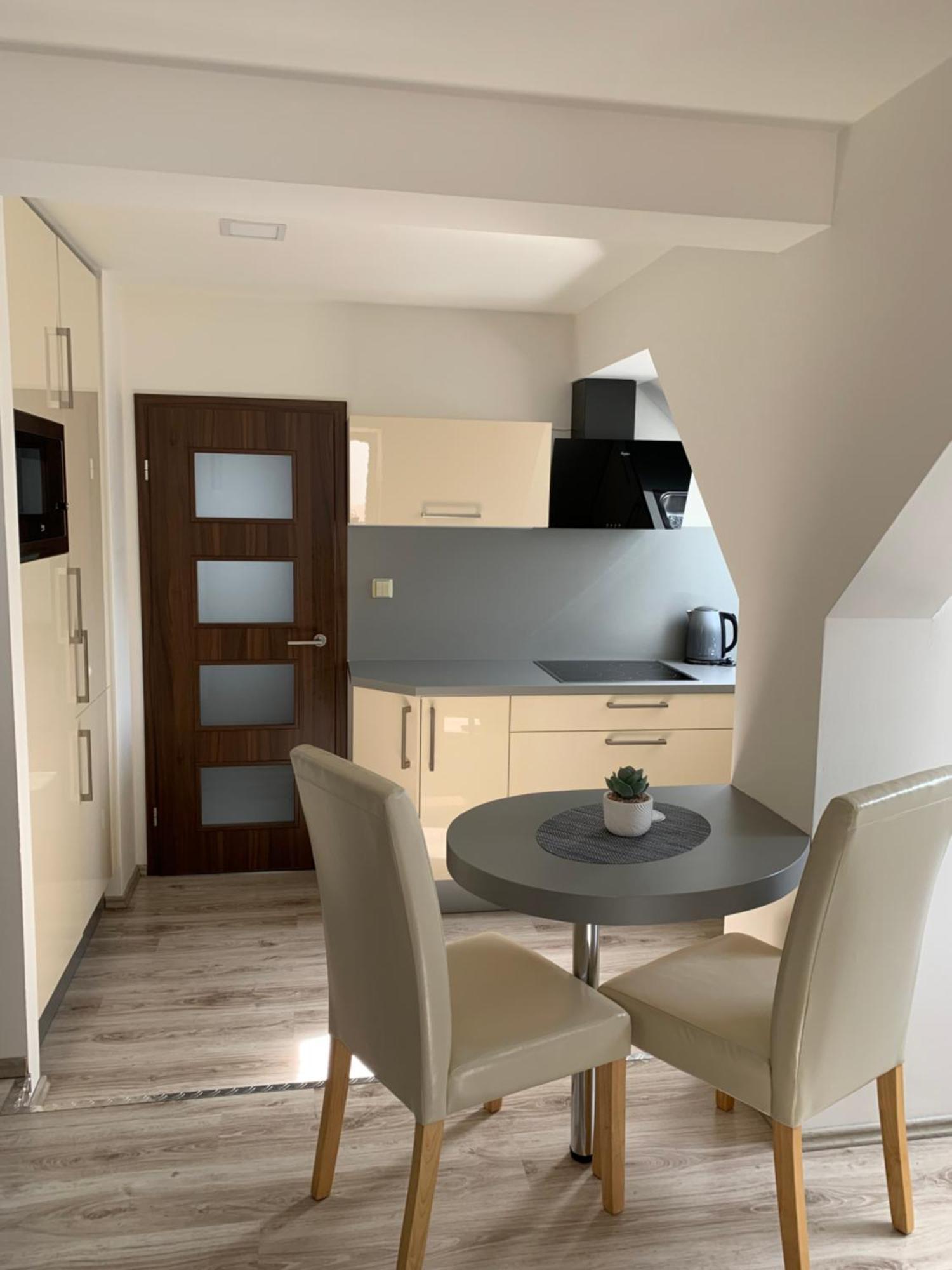 Apartmanovy Byt 2 Tremosna Esterno foto